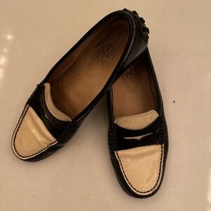 TOD'S Women Glossy Black White Patent Lather Penny Loafer